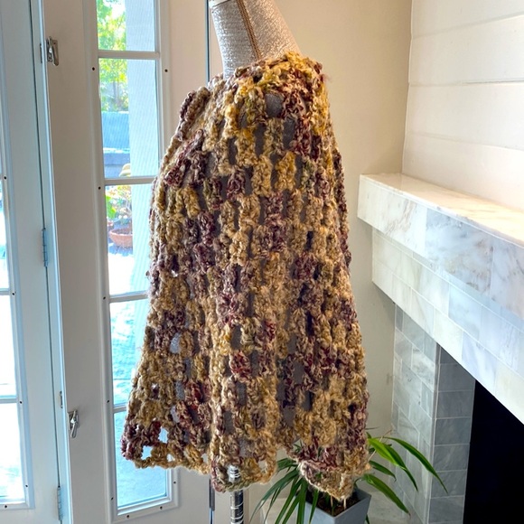 Hand Made Open Knit Poncho Ons Size EUC - Picture 3 of 8